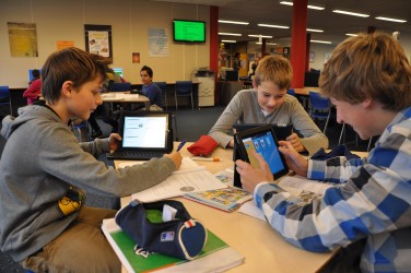Pour une meilleure gestion d’une classe BYOD, l’élaboration préalable d’un contenu numérique à soumettre aux élèves est nécessaire pour un enseignant. 