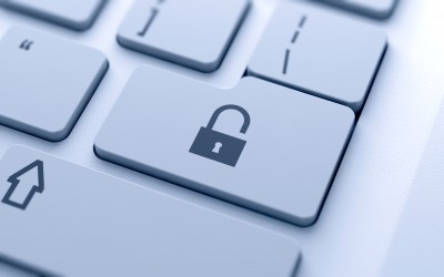 Les risques de piratage et de vol de données sont plus élevés avec le BYOD. 